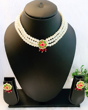 White pearl chokar